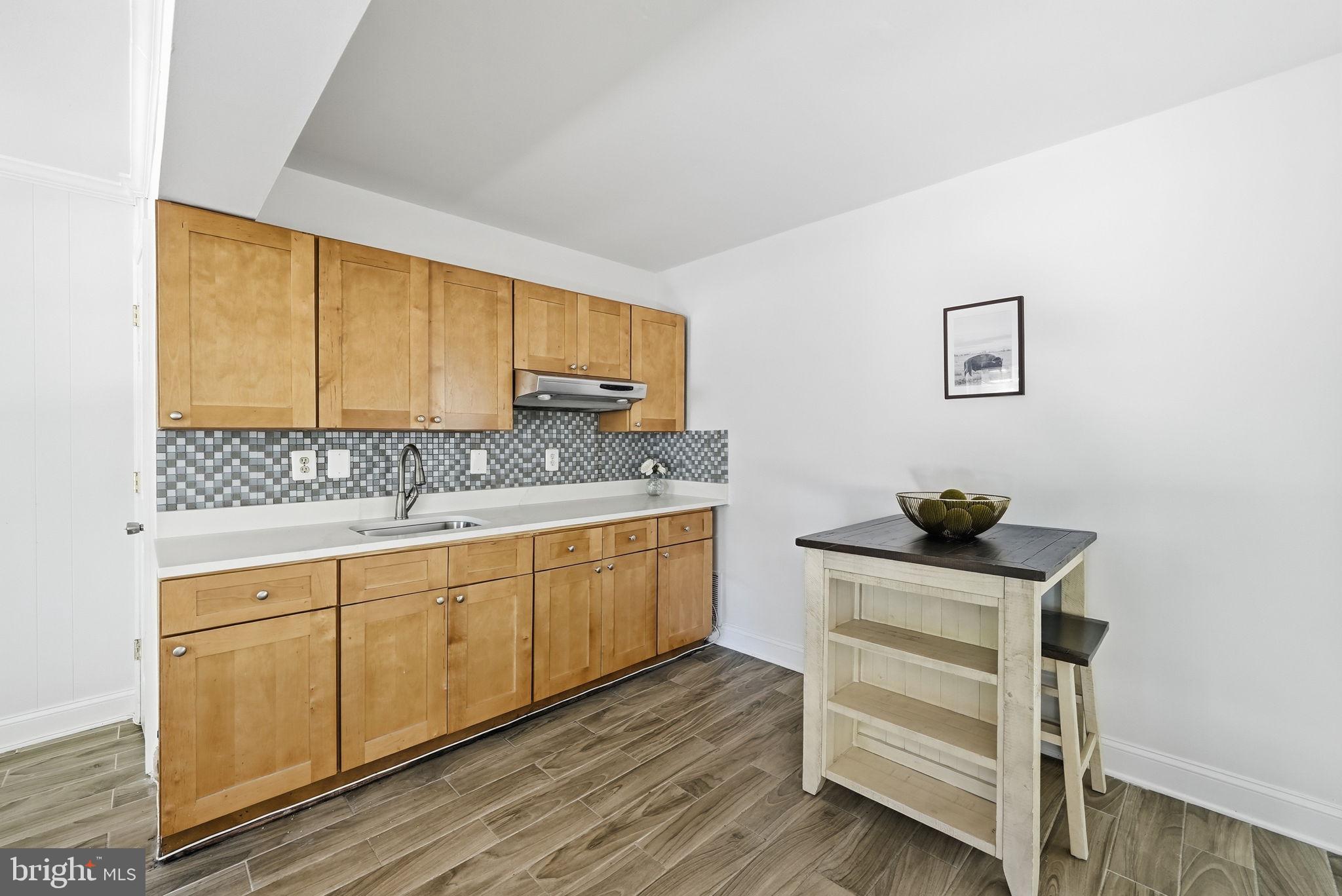 8074 Powderbrook Lane Springfield, VA 22153 - Photo 38 of 52 New quartz countertop.