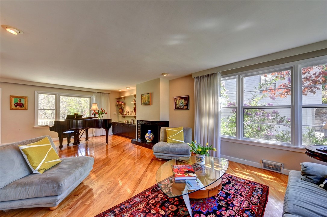 18 Brookway Road Providence, RI 02906 - Photo 7 of 49 Gallery Image 7