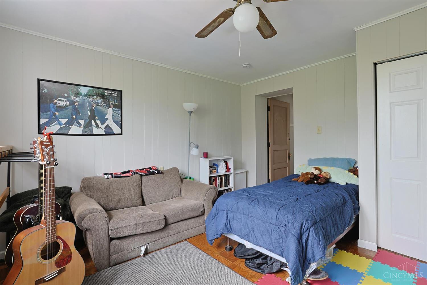 448 Riddle Road Cincinnati, OH 45220 - Photo 23 of 49