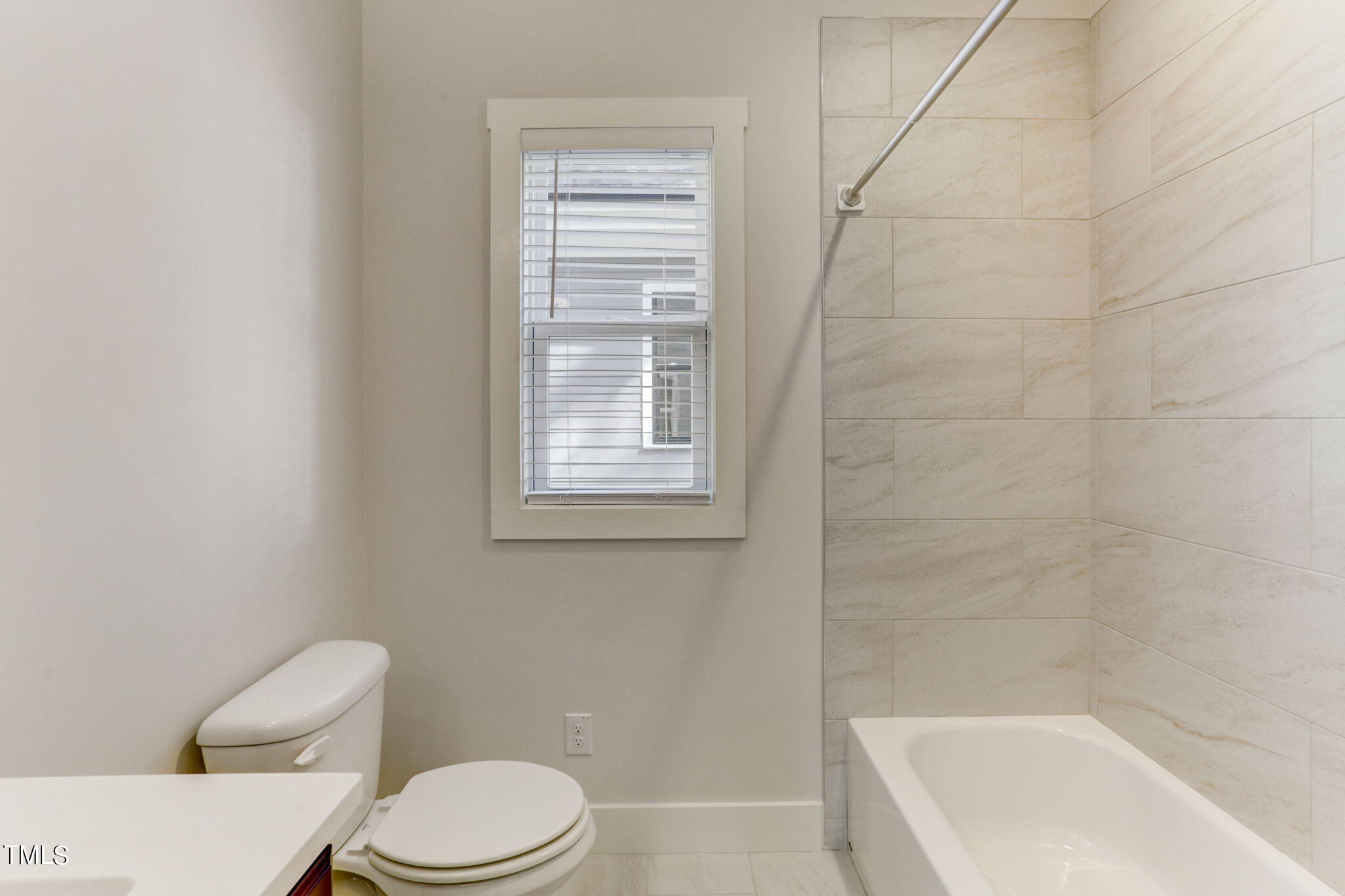 1422 1/2 Banbury Road Raleigh, NC 27607 - Photo 46 of 56 Guest Bath (2)