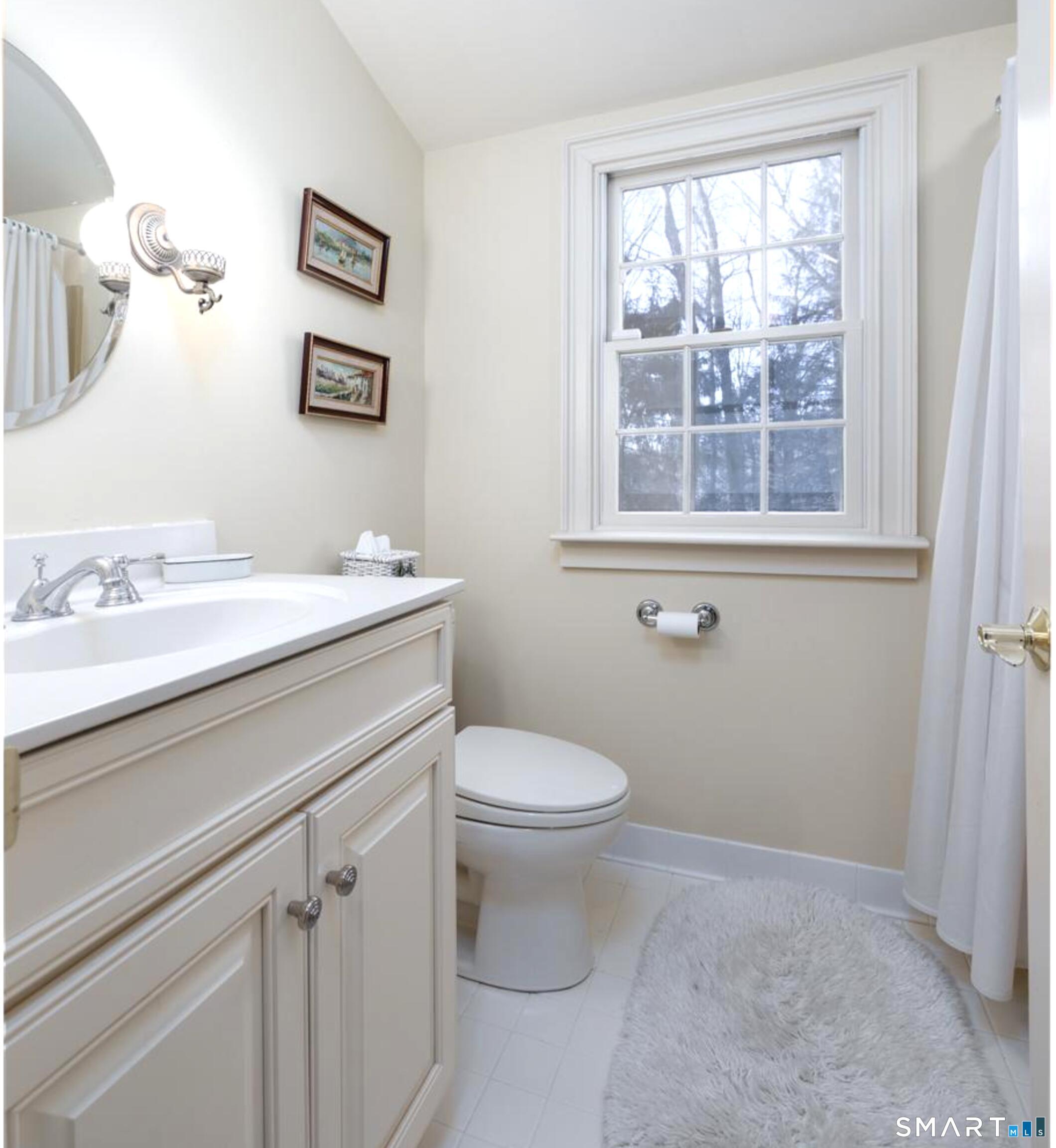 117 Crest Road Middlebury, CT 06762 - Photo 29 of 38 Upstairs bathroom
