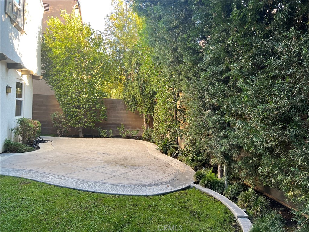 2 Inglenook Irvine, CA 92602 - Photo 17 of 18 a view of outdoor space and yard