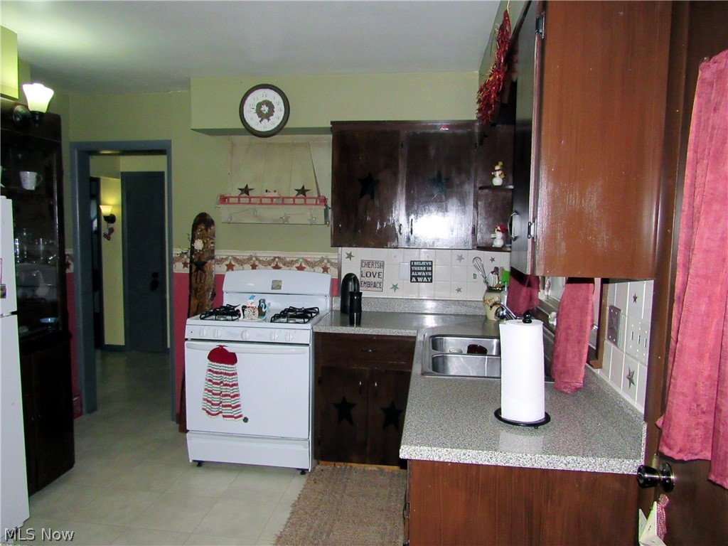 2526 Housel Craft Road Bristolville, OH 44402 - Photo 2 of 23 Gallery Image 2