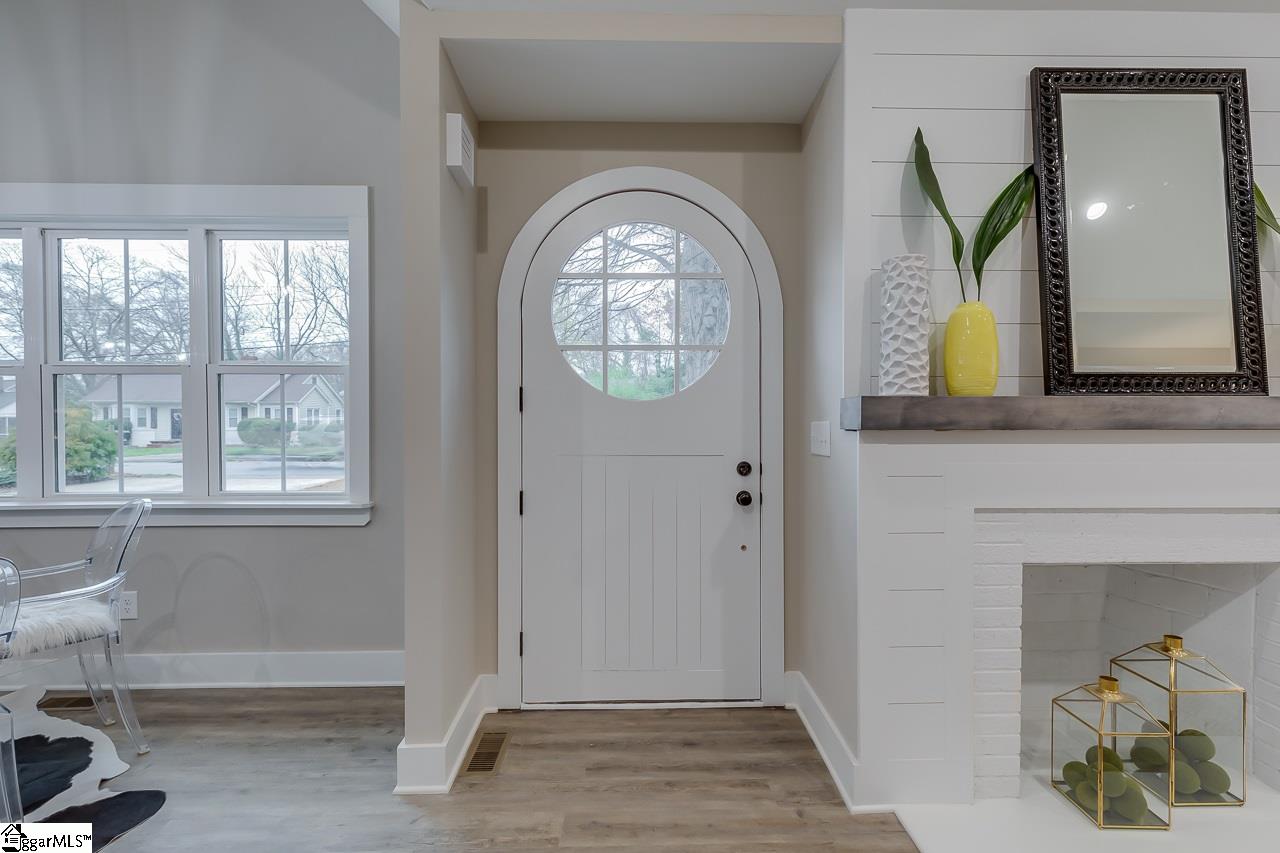 25 Pleasant Ridge Avenue Greenville, SC 29605 - Photo 4 of 24 Gallery Image 4
