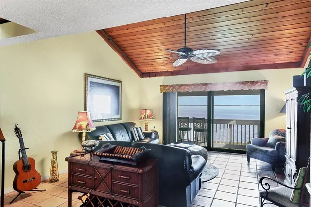 $794,999 | 5270 Gulf Of Mexico Drive, Unit 508, Longboat Key, FL 34228