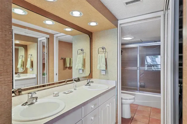 $794,999 | 5270 Gulf Of Mexico Drive, Unit 508, Longboat Key, FL 34228