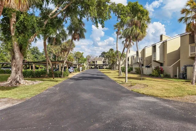 $794,999 | 5270 Gulf Of Mexico Drive, Unit 508, Longboat Key, FL 34228