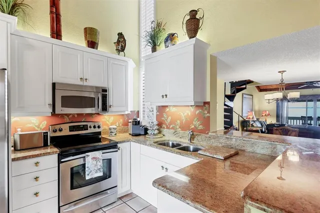 $794,999 | 5270 Gulf Of Mexico Drive, Unit 508, Longboat Key, FL 34228