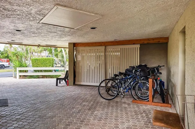 $794,999 | 5270 Gulf Of Mexico Drive, Unit 508, Longboat Key, FL 34228