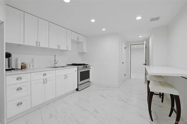 $3,499,999 | 12 Rollingwood Drive, New City, NY 10956