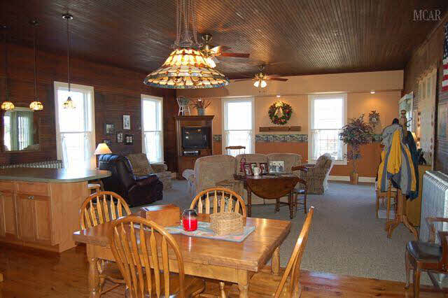 12189 Minx Road Temperance, MI 48182 - Photo 13 of 19 Eating Area