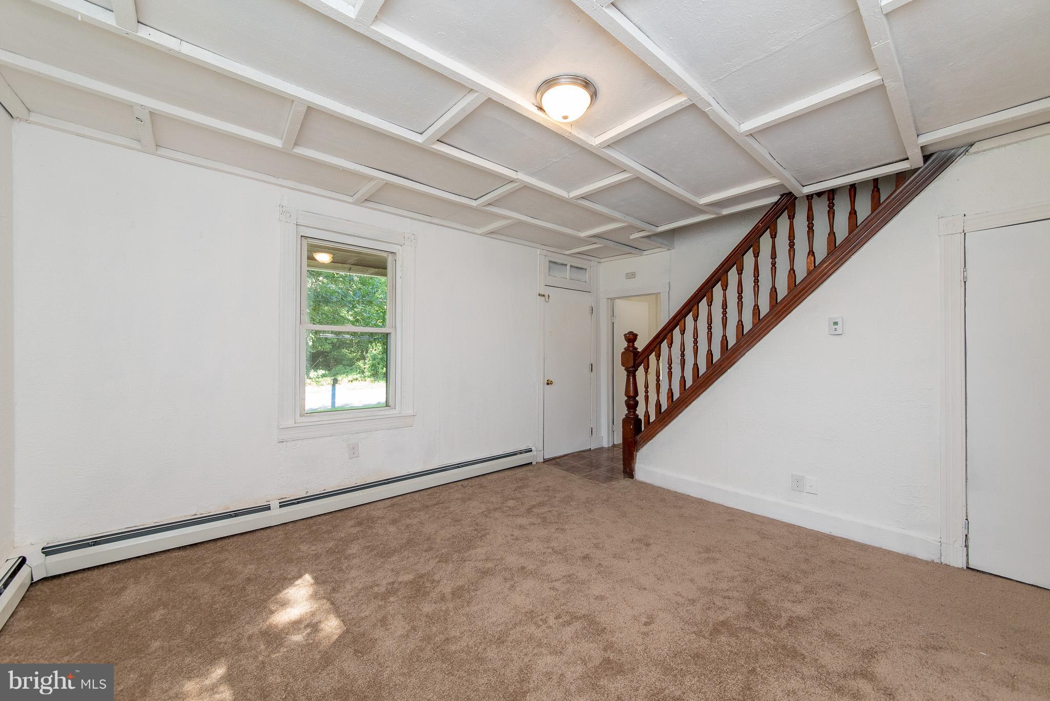 831 Back River Neck Road Baltimore, MD 21221 - Photo 4 of 30 Living Room