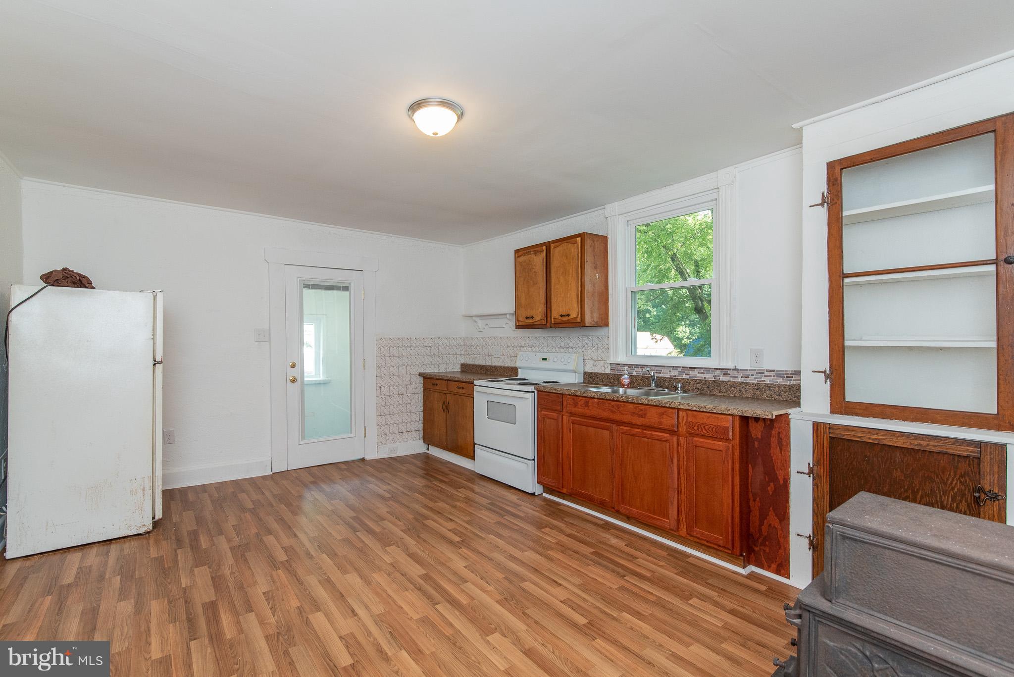 831 Back River Neck Road Baltimore, MD 21221 - Photo 8 of 30 Kitchen