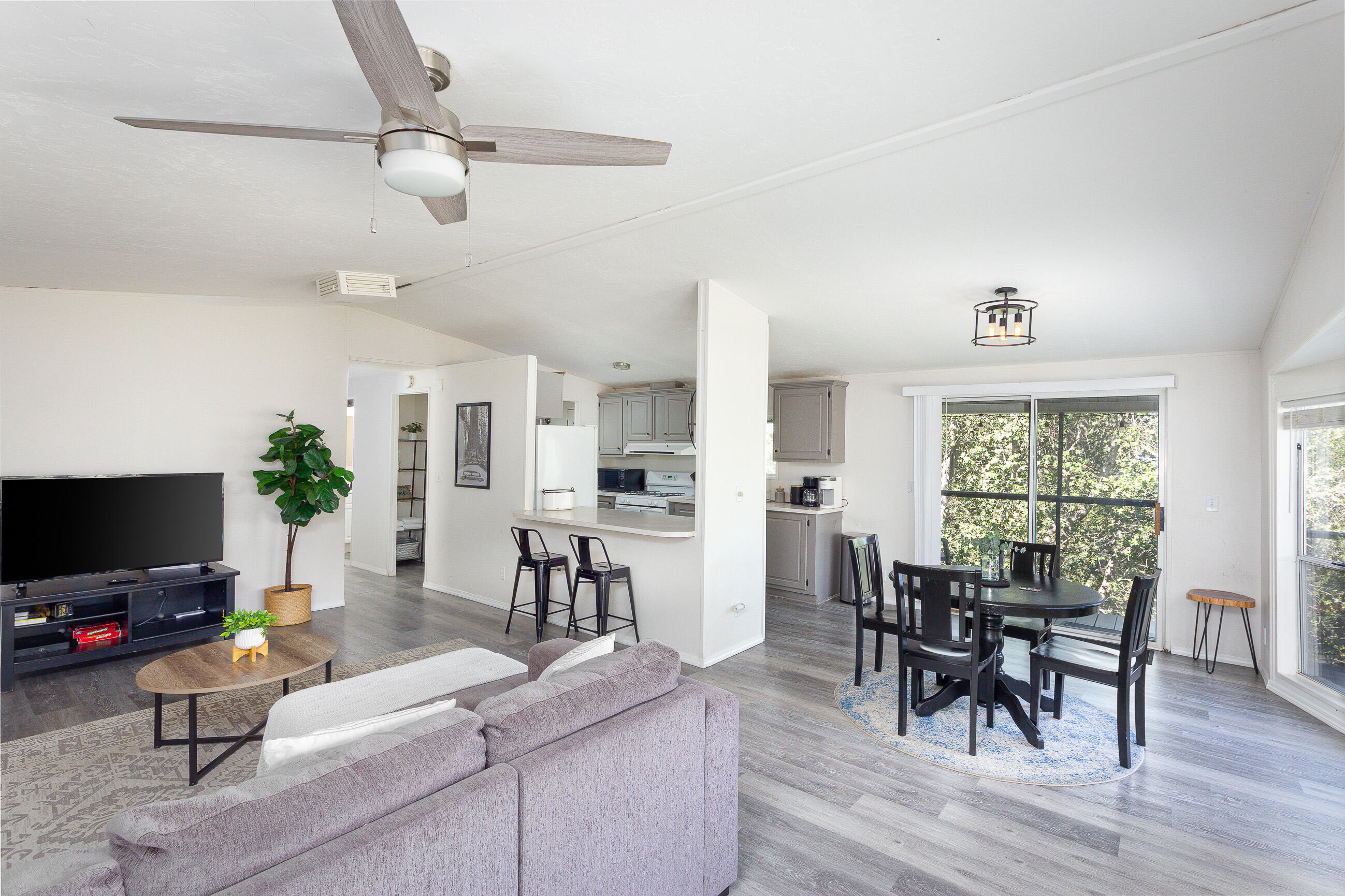 43747 Oak Drive Three Rivers, CA 93271 - Photo 2 of 24 IMG_0109-Edit