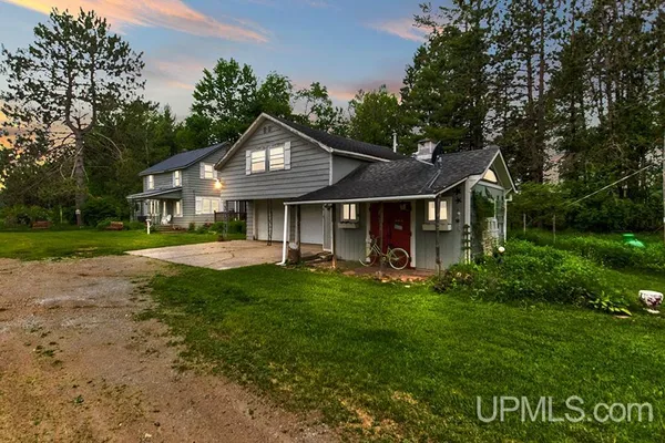 $145,000 | 10565 State M35 Highway, Gladstone, MI 49837