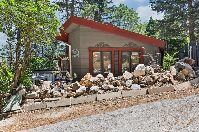 $260,000 | 25108 Grandview Drive, Crestline, CA 92325