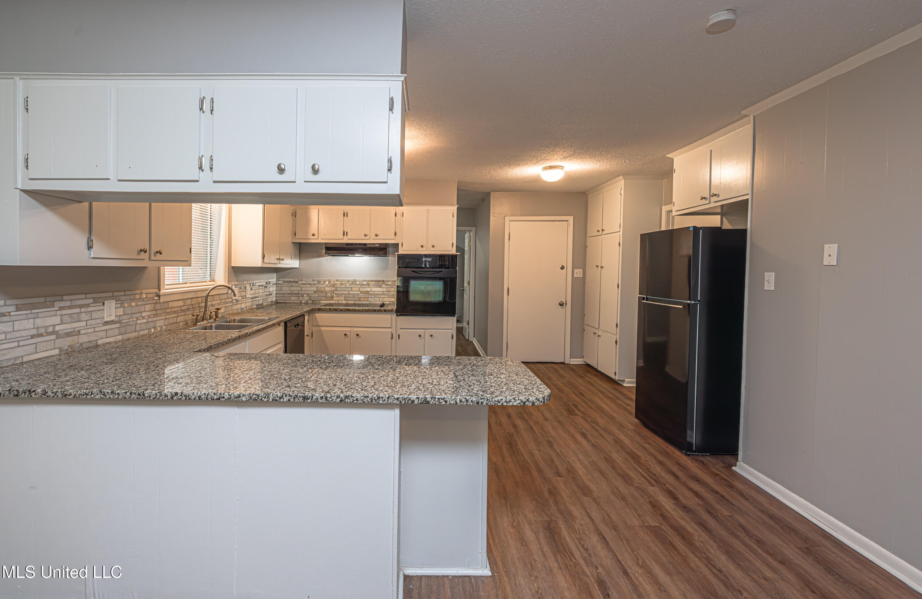 809 Normandy Drive Clinton, MS 39056 - Photo 17 of 38 1R4A1608