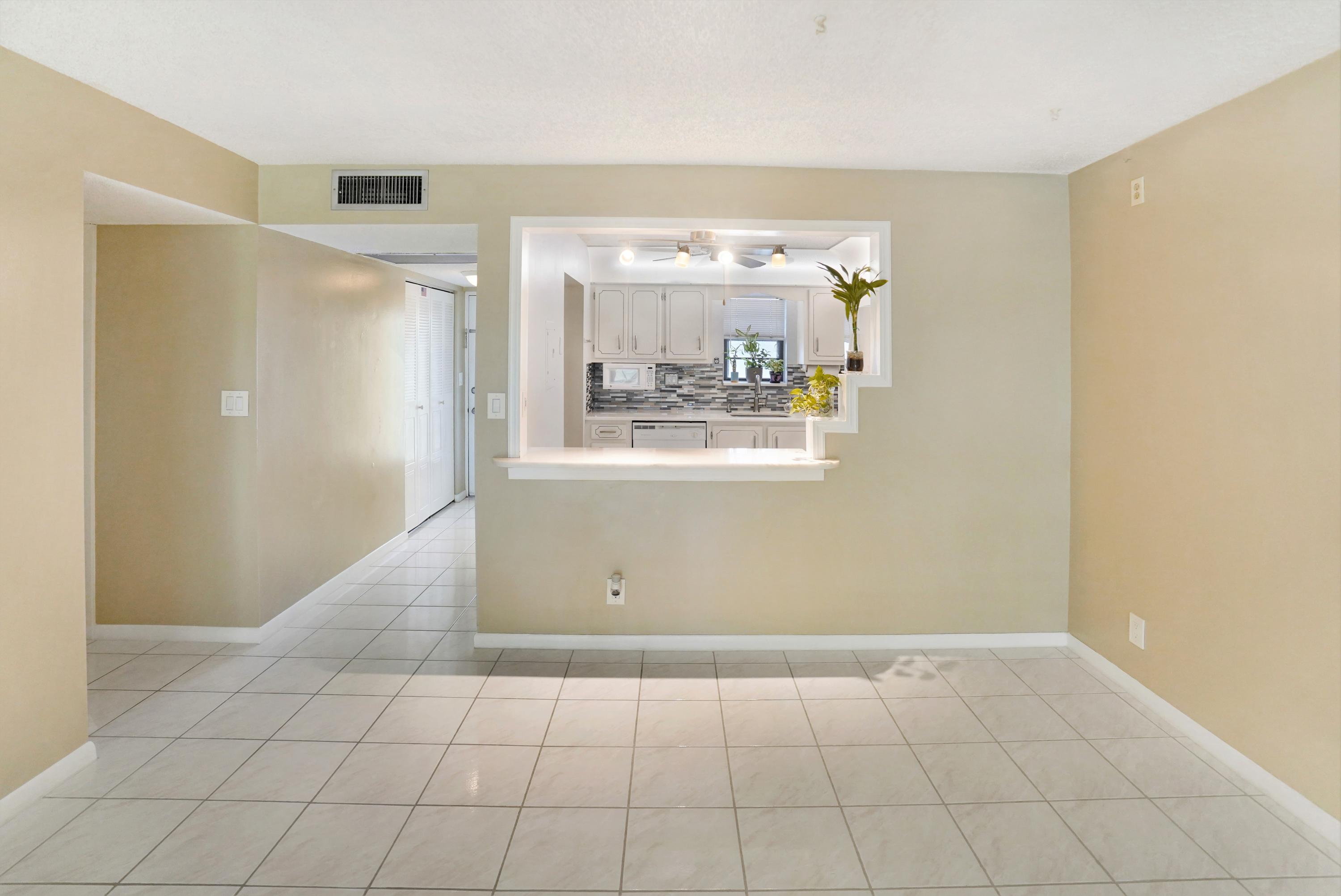9440 Southwest 8th Street, Unit 206 Boca Raton, FL 33428 - Photo 7 of 28 Dining Area