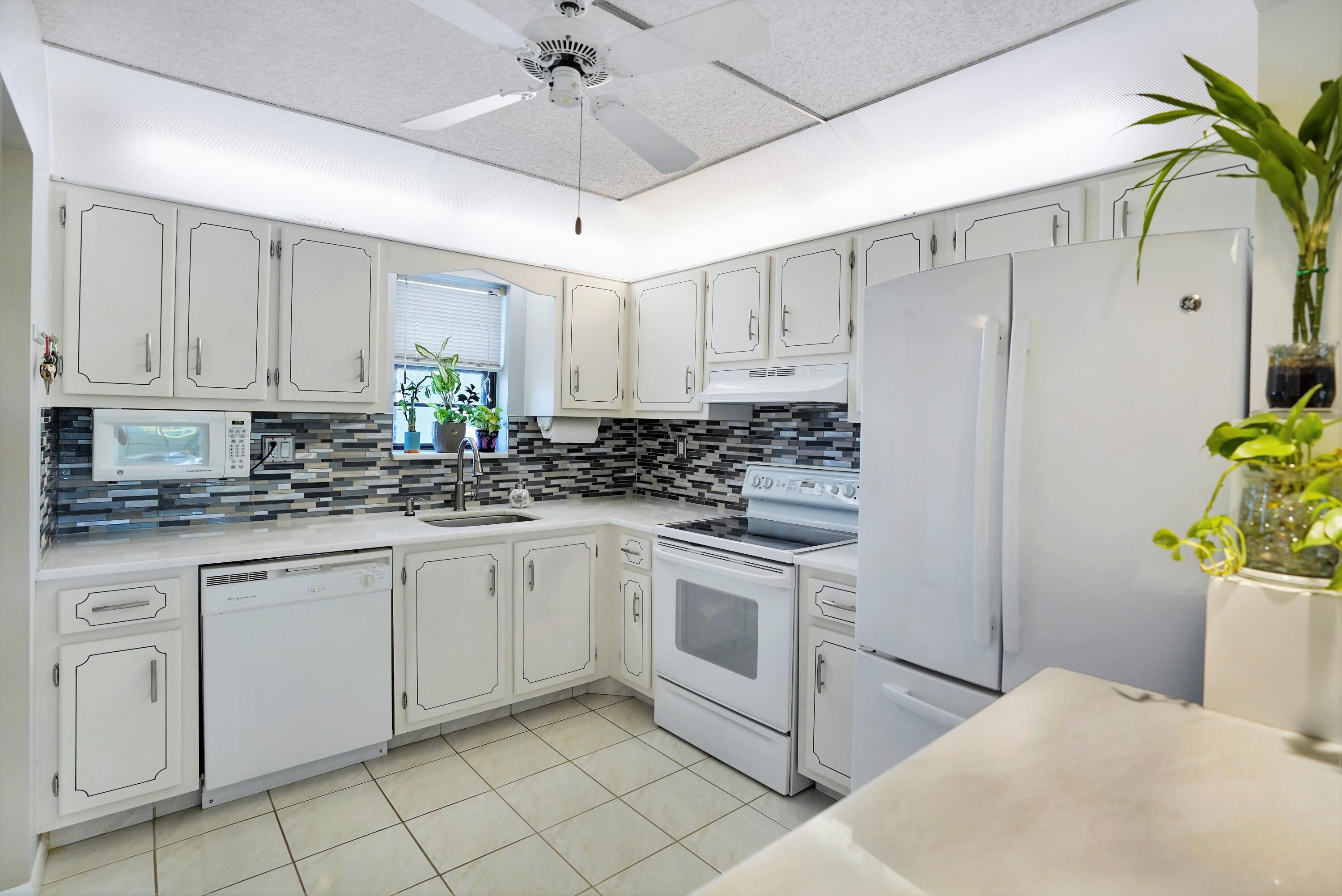 9440 Southwest 8th Street, Unit 206 Boca Raton, FL 33428 - Photo 8 of 28 Updated Kitchen