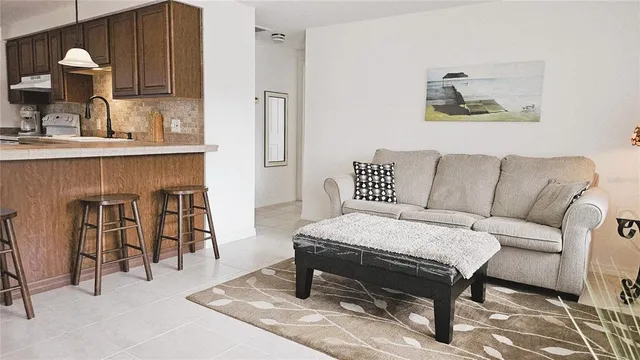 $2,900 | 787 Liberty Street, Englewood, FL 34223