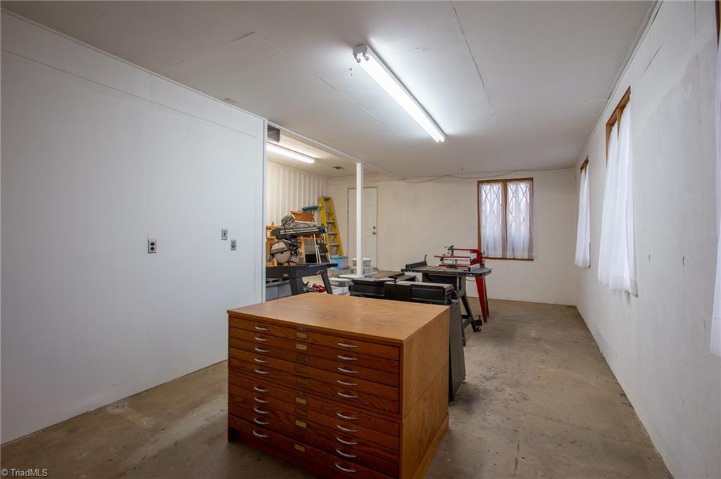 405 Albertson Road Thomasville, NC 27360 - Photo 36 of 43 Gallery Image 36