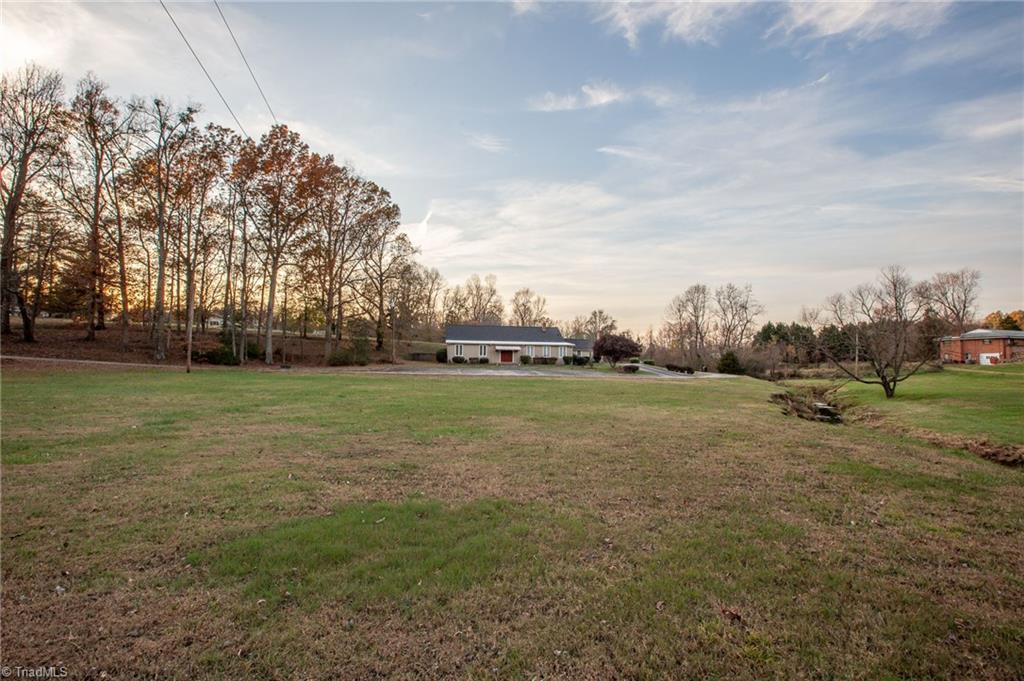 405 Albertson Road Thomasville, NC 27360 - Photo 6 of 43 Gallery Image 6