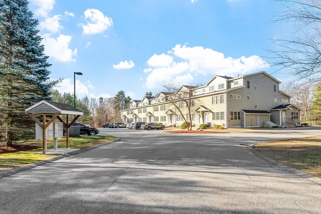 $2,700 | 10 Steeple Chase Drive, Hampstead, NH 03841