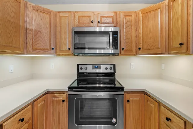 $2,700 | 10 Steeple Chase Drive, Hampstead, NH 03841