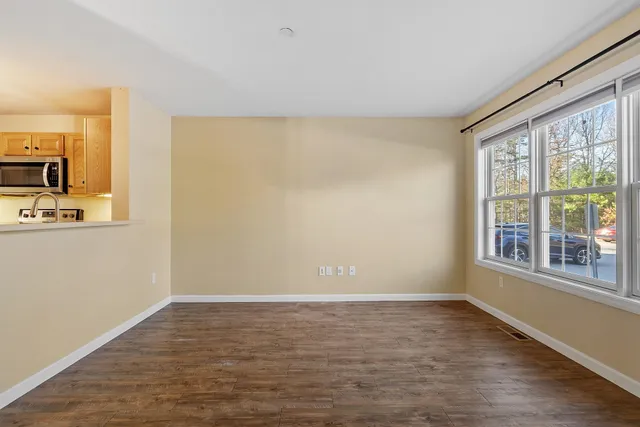 $2,700 | 10 Steeple Chase Drive, Hampstead, NH 03841