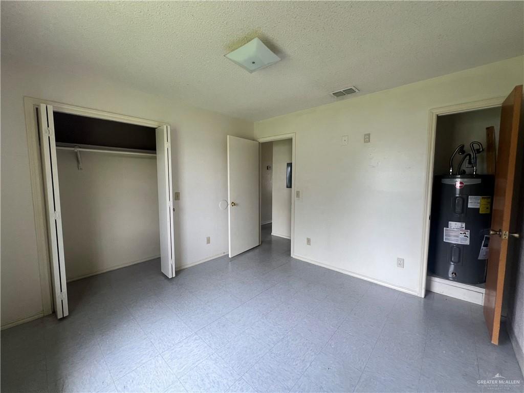 5020 La Homa Road Mission, TX 78574 - Photo 18 of 28 an empty room with closet
