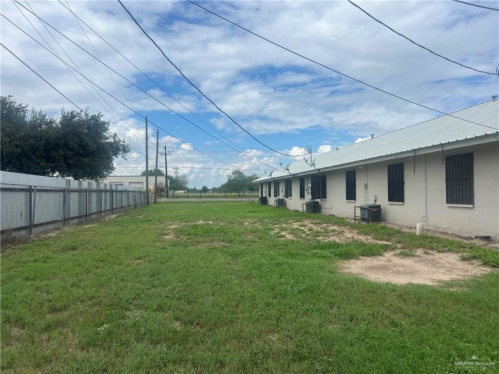 5020 La Homa Road Mission, TX 78574 - Photo 26 of 28 a view of a backyard of the house