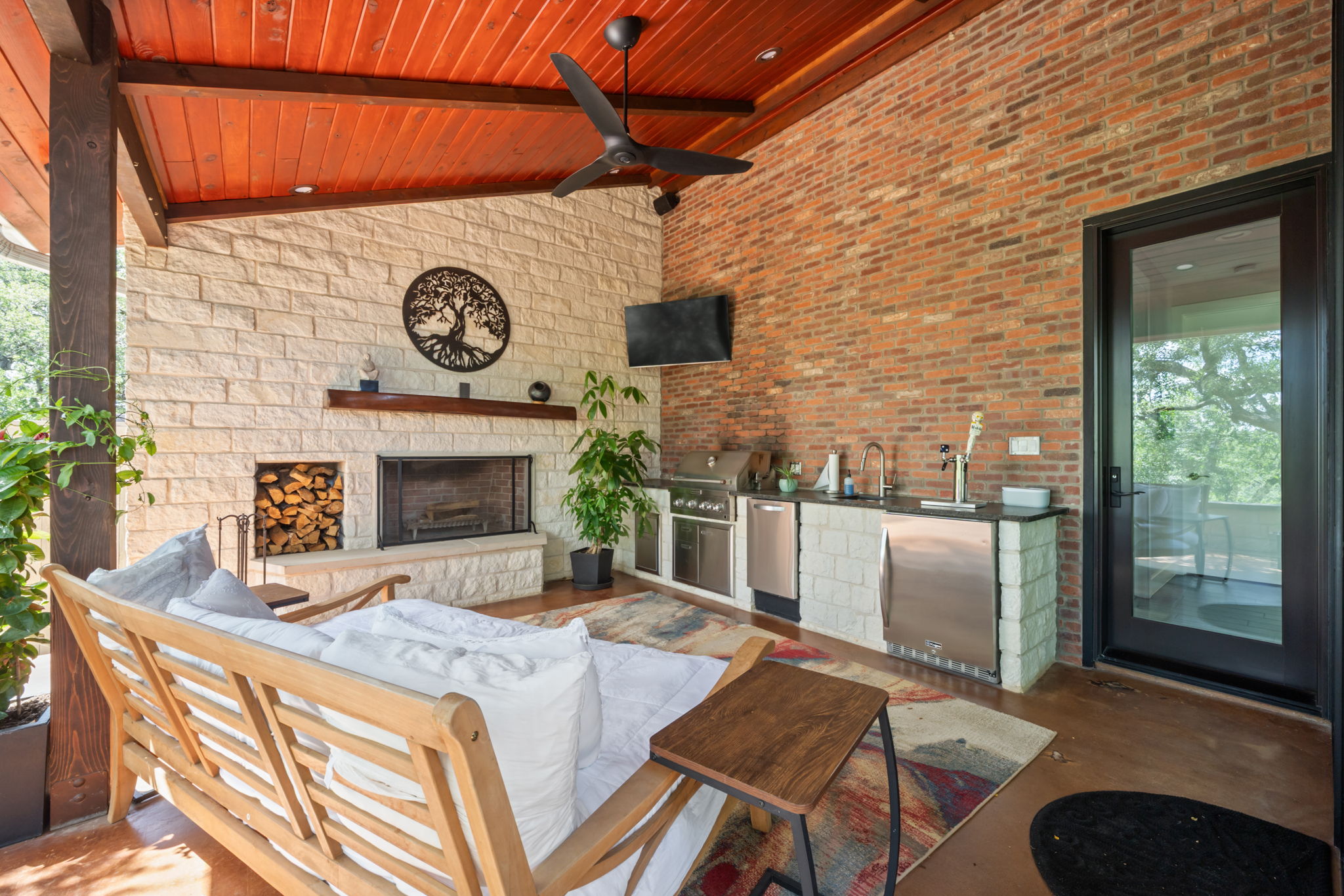 172 Bluff Trail Dripping Springs, TX 78620 - Photo 5 of 40