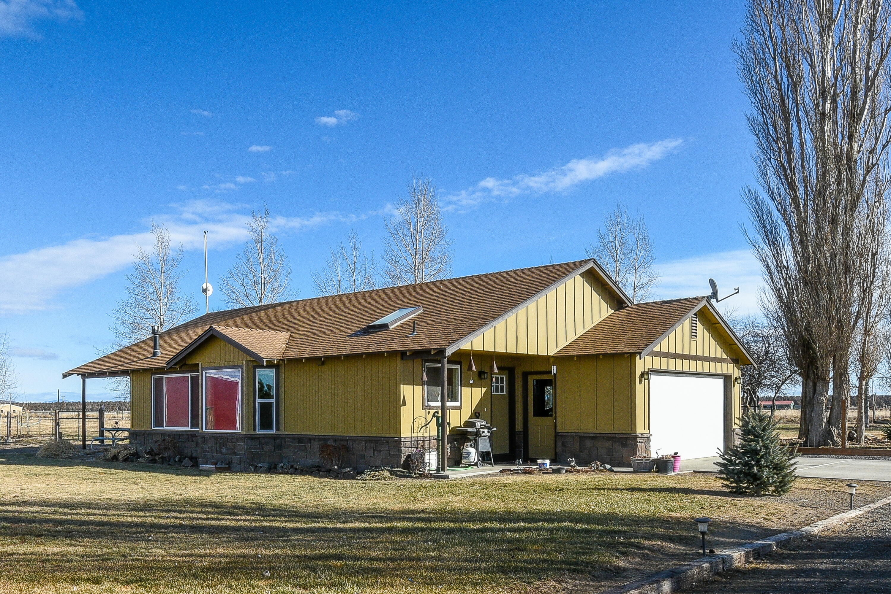 26595 Horsell Road Bend, OR 97701 - Photo 1 of 52 04 Horsell
