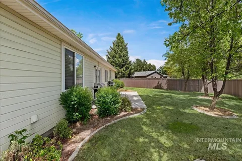 $585,000 | 389 West Bosanka Drive, Eagle, ID 83616