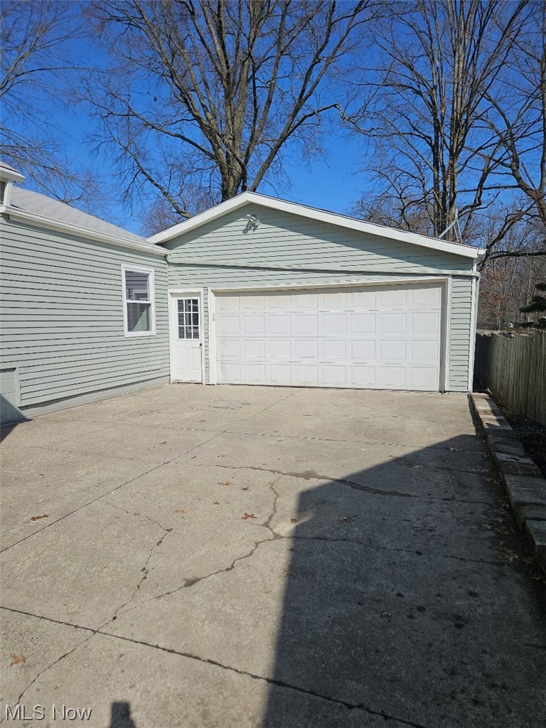 3439 Surrey Road Southeast Warren, OH 44484 - Photo 23 of 32 attached 2.5 car - finished
