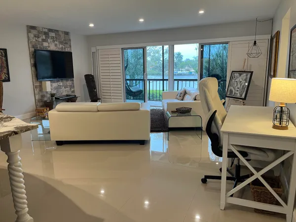 $255,000 | 9130 Southeast Riverfront Terrace, Unit L, Jupiter, FL 33469