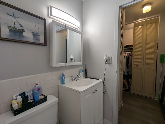 $140,000 | 6171 North Sheridan Road, Unit 1408, Chicago, IL 60660