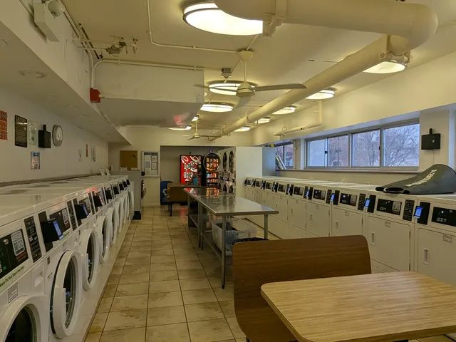 $140,000 | 6171 North Sheridan Road, Unit 1408, Chicago, IL 60660