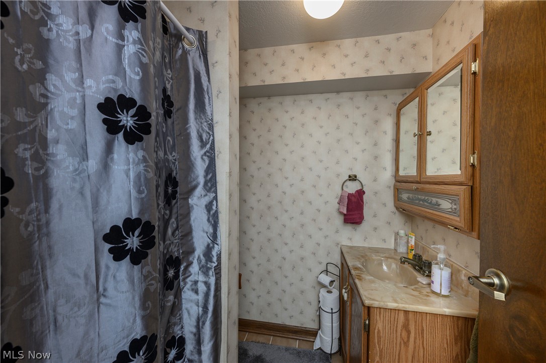 2677 Summit Road Akron, OH 44321 - Photo 20 of 33