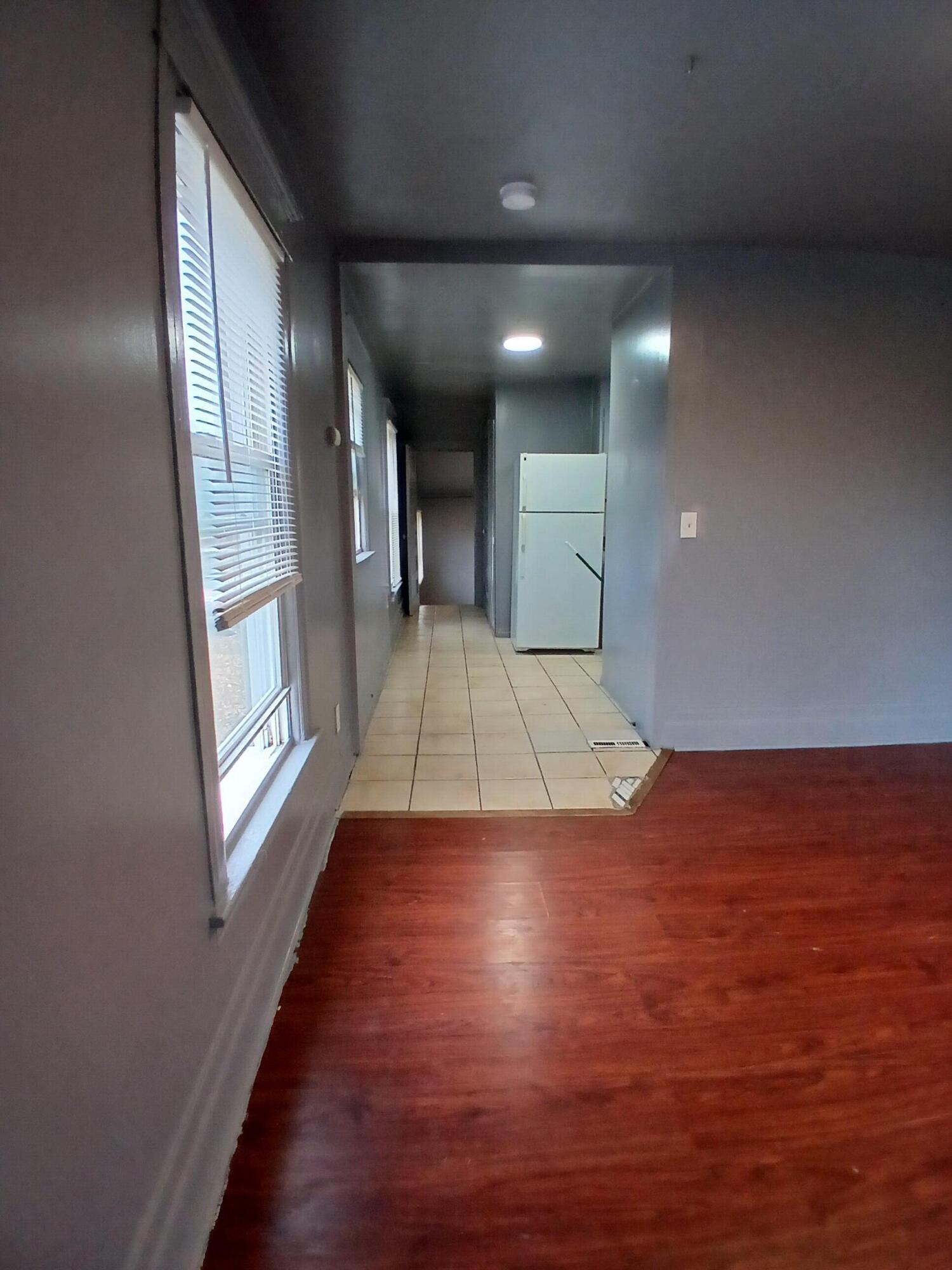 35 Liberty Street Pontiac, MI 48341 - Photo 5 of 7 91ddca75-62ab-496c-9e0c-16b2e54b3f71-1_a