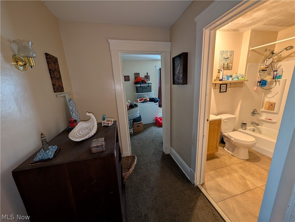 3558 Bosworth Road Cleveland, OH 44111 - Photo 22 of 33 Upstairs unit Hall