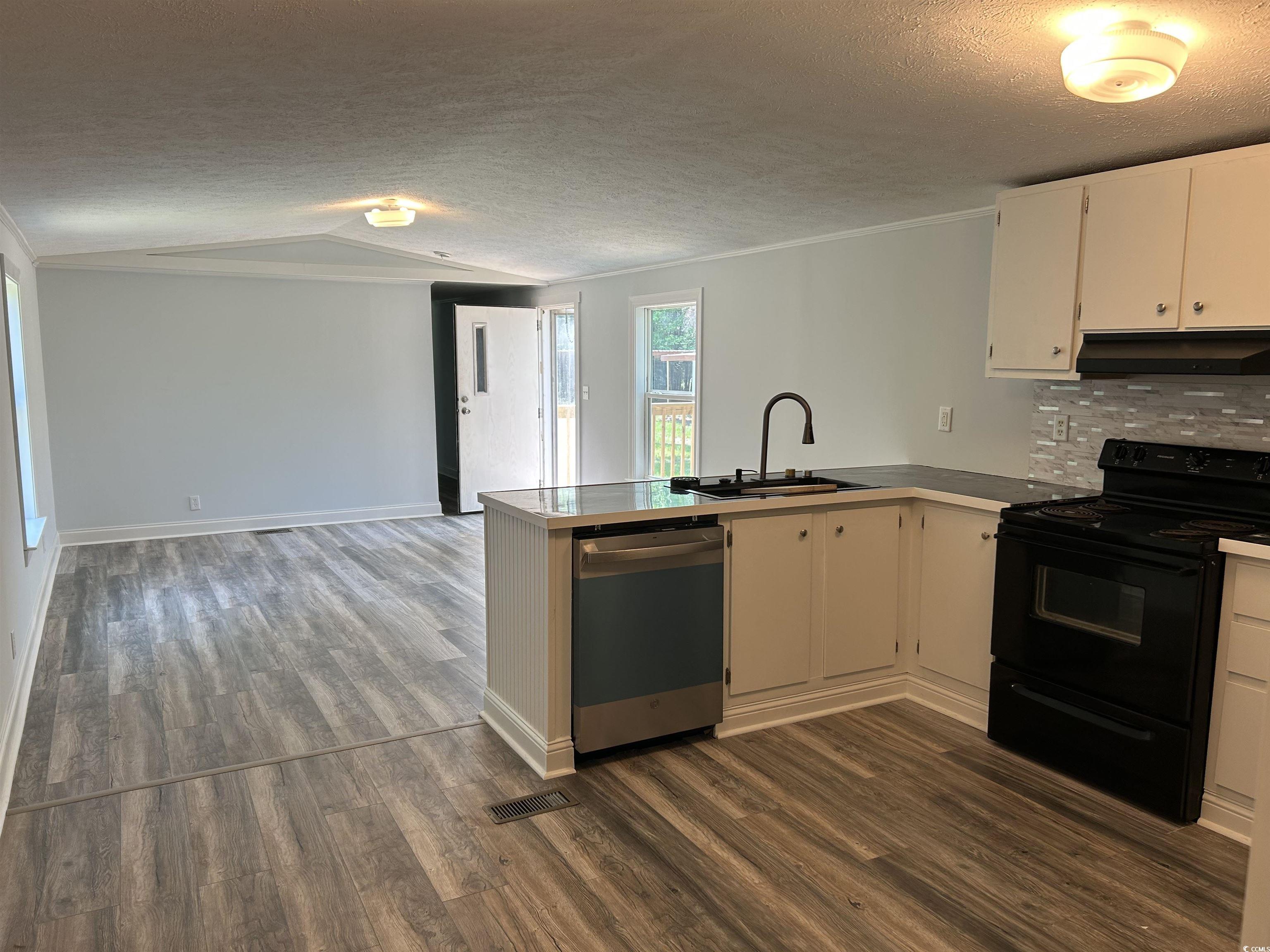7462 Friendfield Road Effingham, SC 29541 - Photo 9 of 23 Gallery Image 9