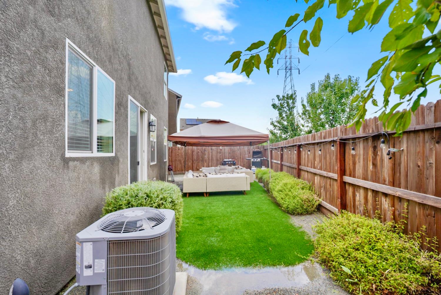 377 Shafer Avenue Merced, CA 95348 - Photo 23 of 36 a view of a garden with wooden fence