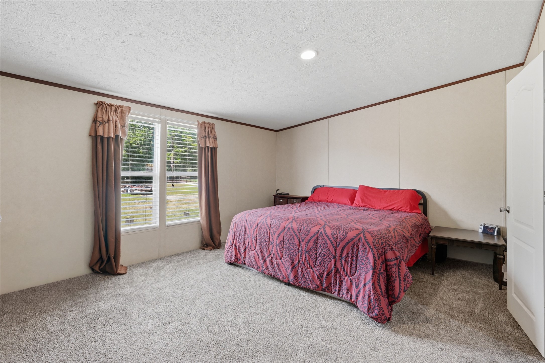 18492 Parker Road Cleveland, TX 77328 - Photo 17 of 36