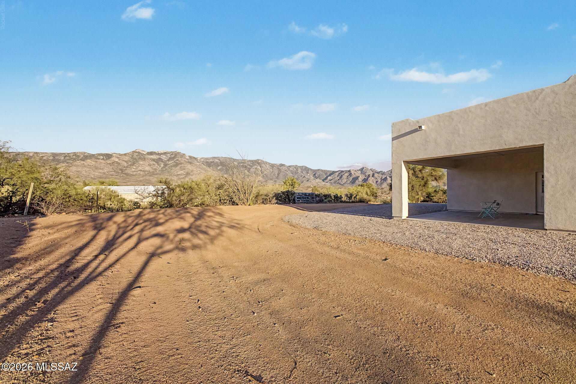 4601 East Magoo Road Tucson, AZ 85739 - Photo 21 of 38 a view of a terrace with skyline