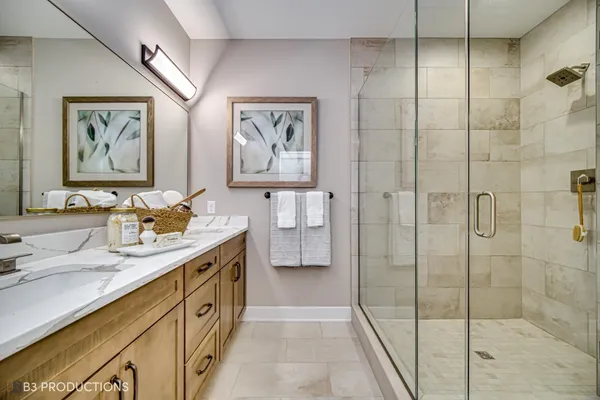 $855,000 | 105 Valparaiso Street, Valparaiso, IN 46383