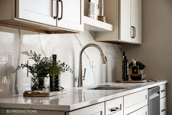 $855,000 | 105 Valparaiso Street, Valparaiso, IN 46383