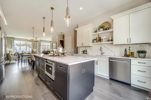 $855,000 | 105 Valparaiso Street, Valparaiso, IN 46383