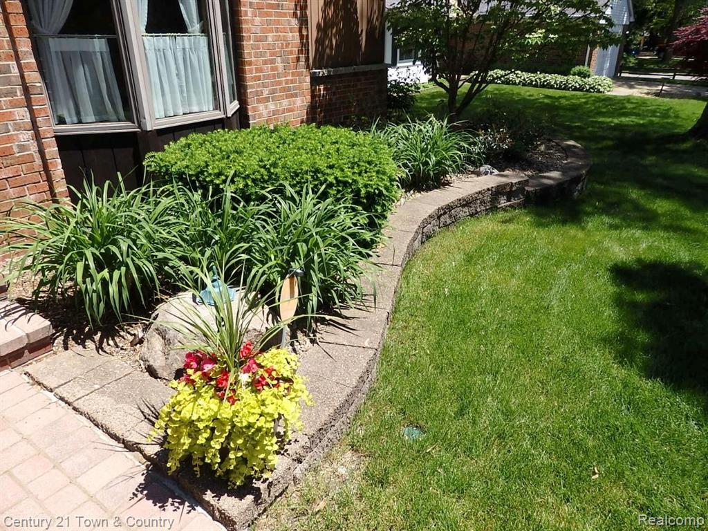 242 Poco Court Rochester Hills, MI 48307 - Photo 17 of 45