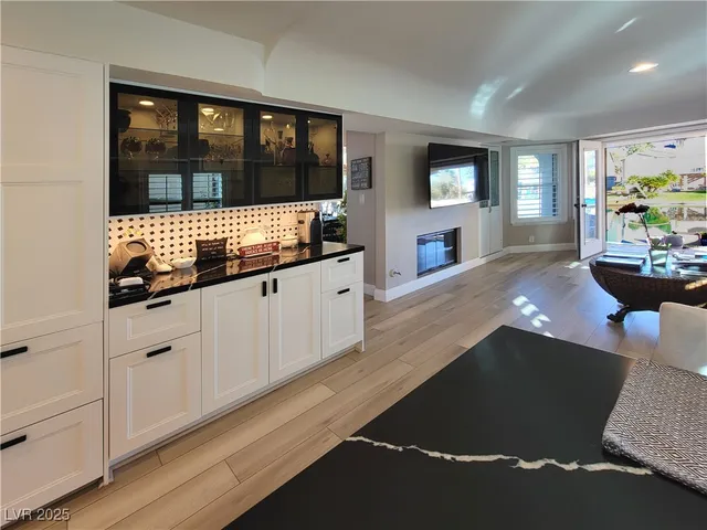 $1,150,000 | 3020 West Waterside Circle, Las Vegas, NV 89117